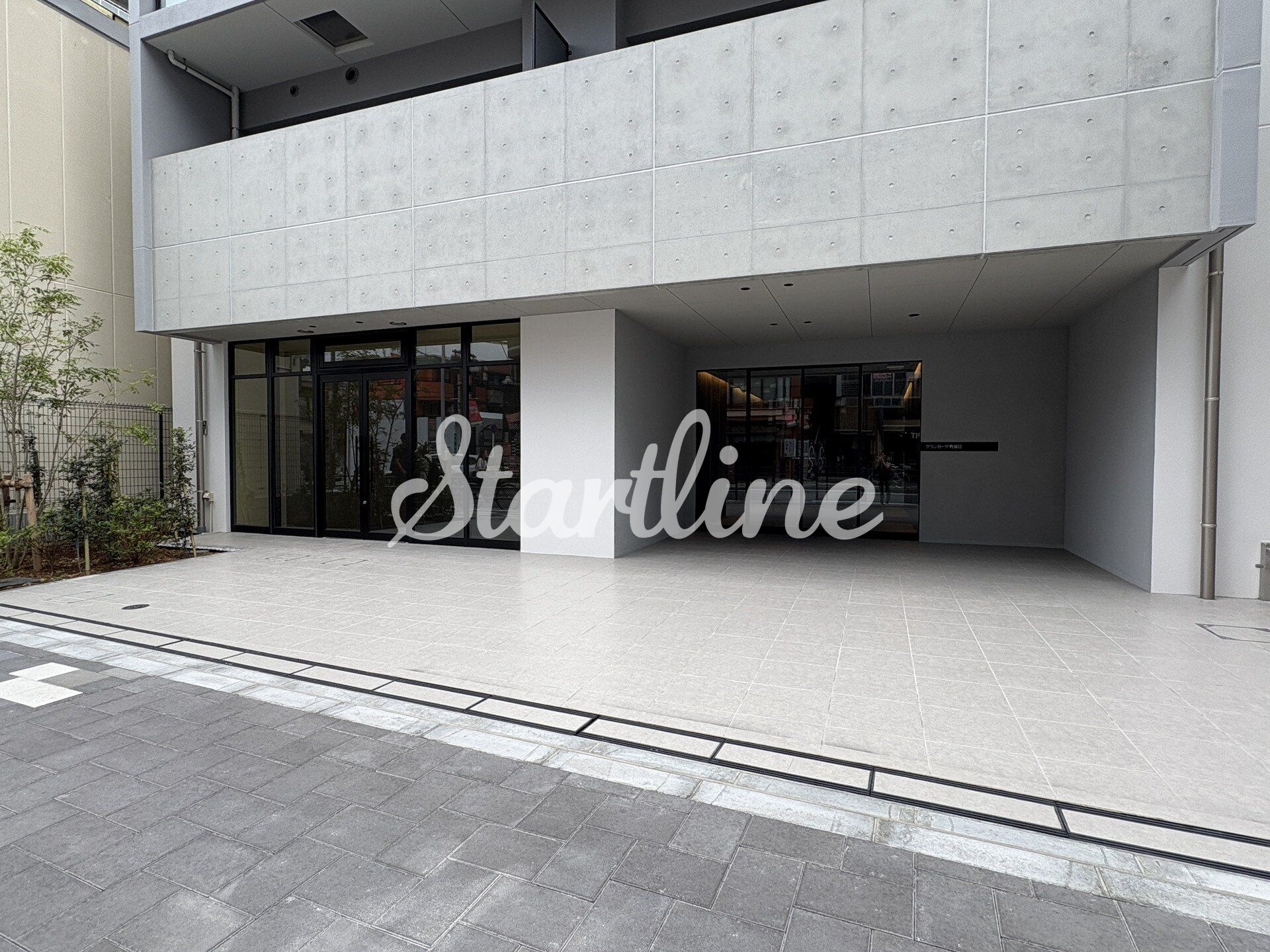 物件内観写真22　(エントランス)