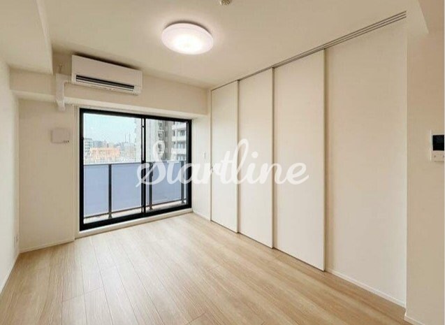 物件内観写真2　(リビング/居室)