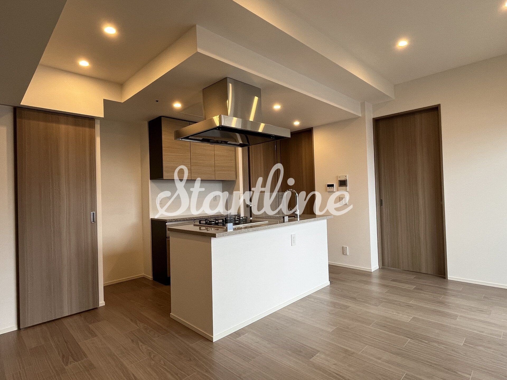 物件内観写真2　(リビング/居室)