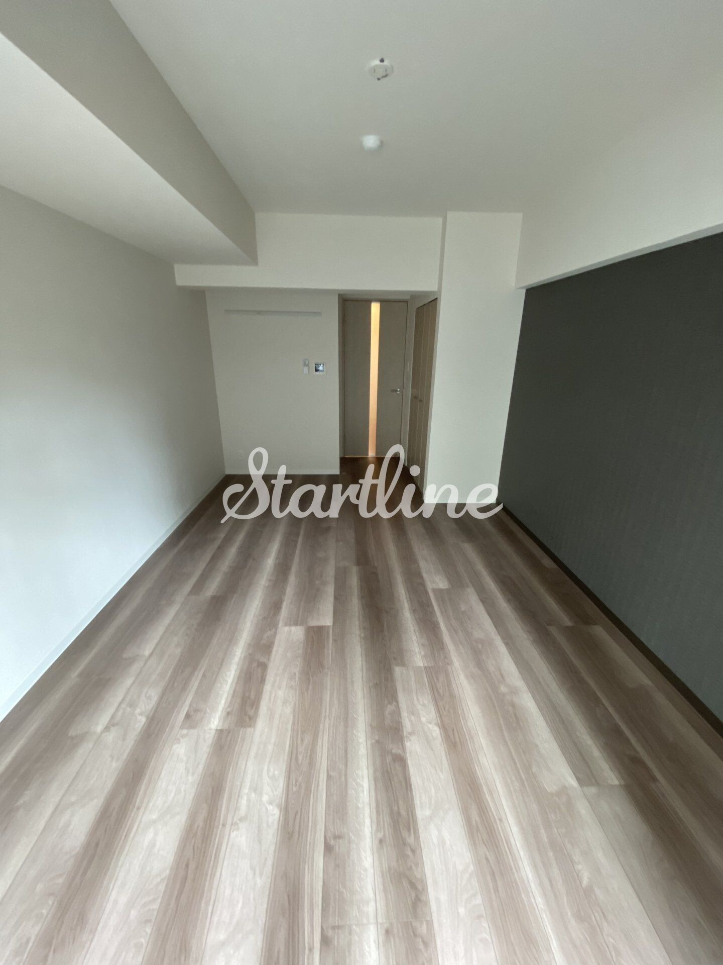 物件内観写真13　(玄関)