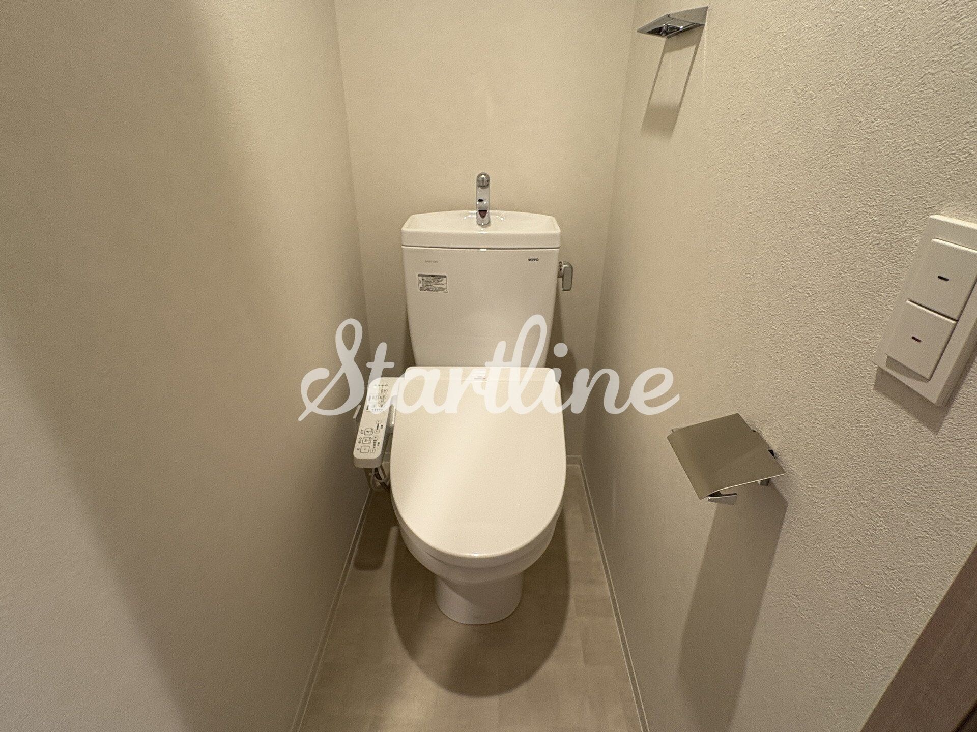 物件内観写真8　(トイレ)