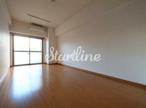 物件内観写真2　(リビング/居室)