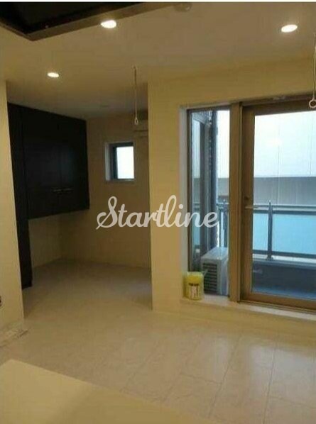 物件内観写真2　(リビング/居室)