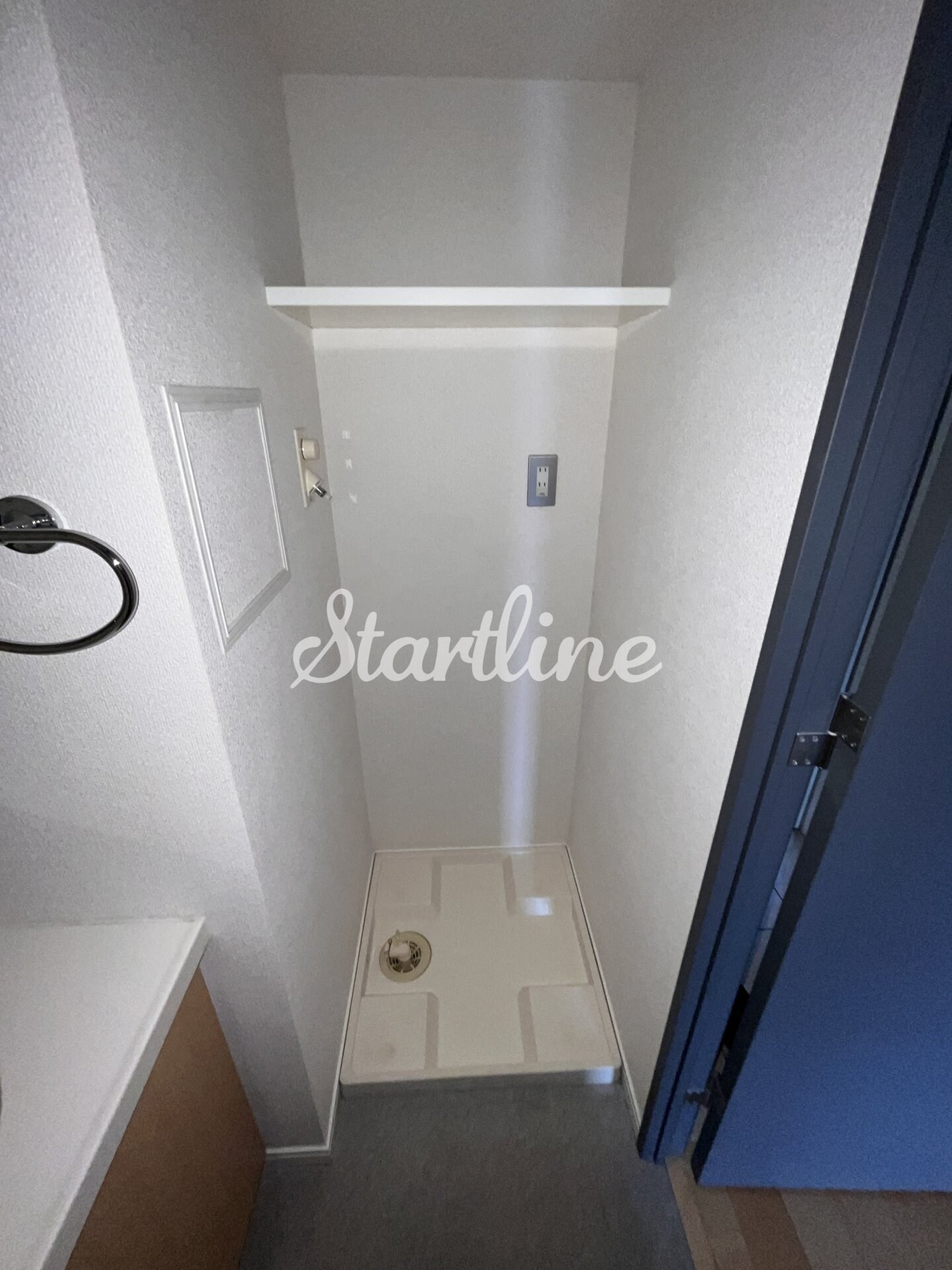 物件内観写真23　(玄関)