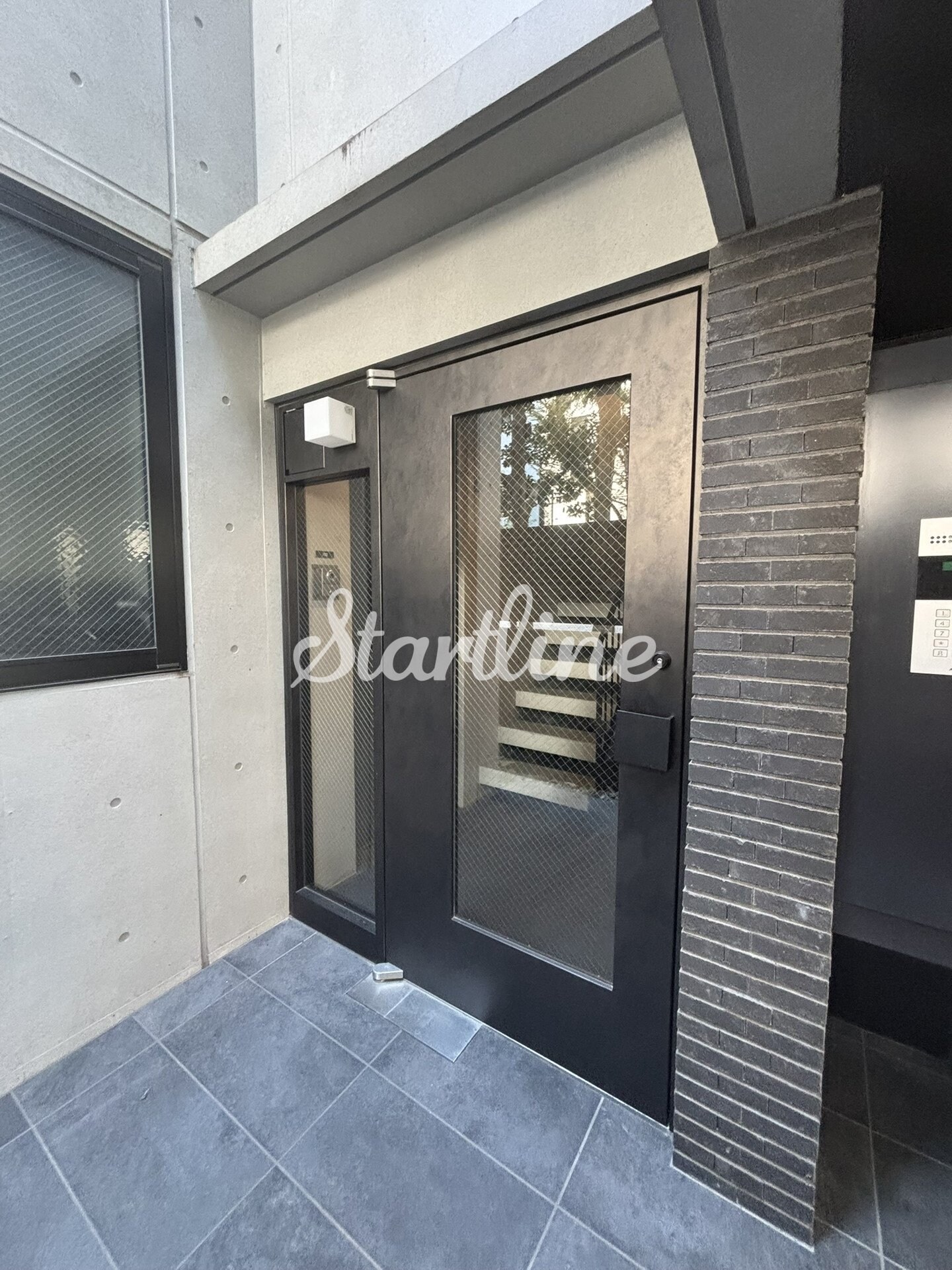 物件内観写真27　(エントランス)