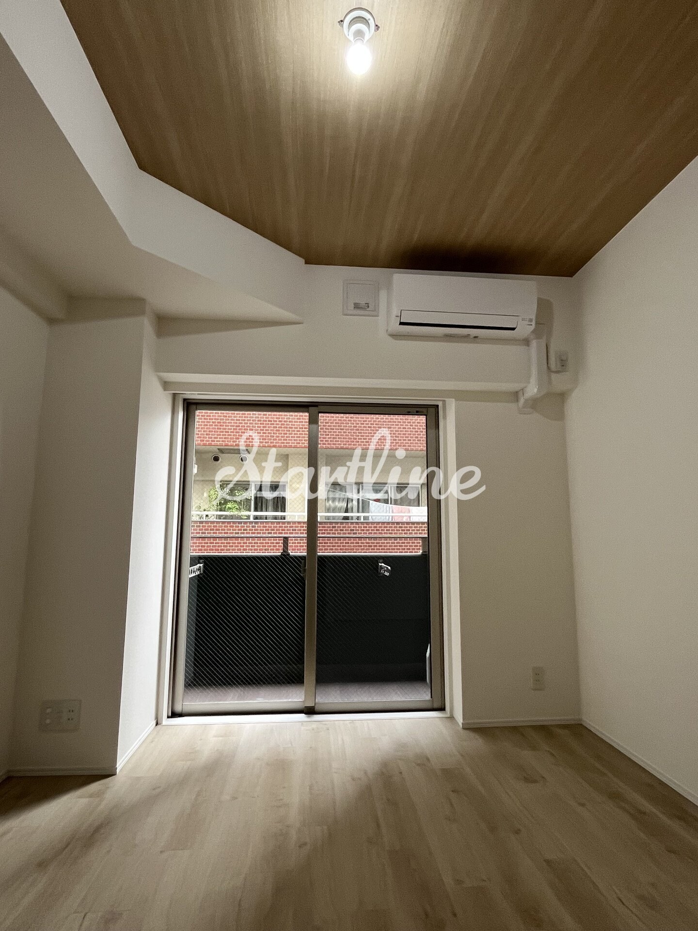 物件内観写真4　(バルコニー)