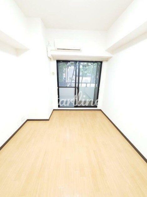 物件内観写真6　(リビング/居室)