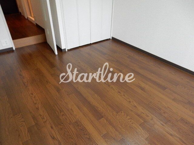 物件内観写真13　(リビング/居室)