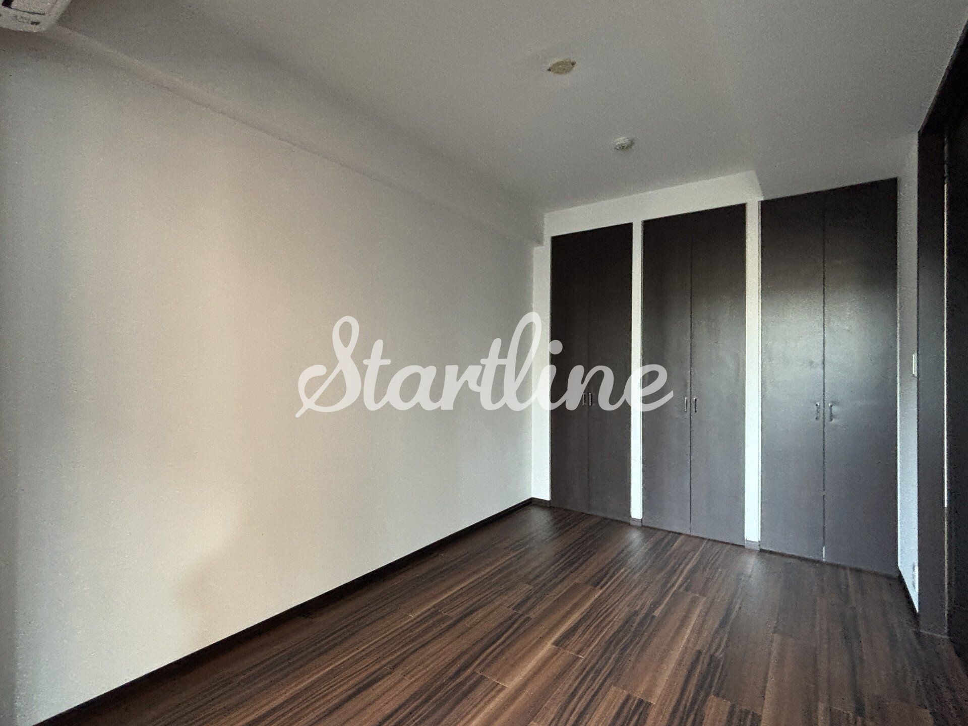 物件内観写真6　(リビング/居室)