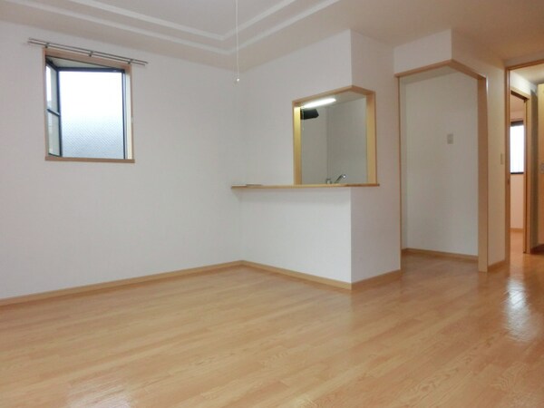 リビング(※角部屋の写真です)