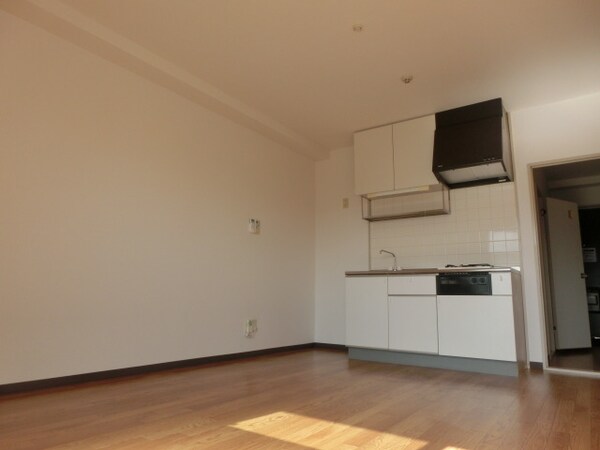 リビング(※同建物の別室の写真です)