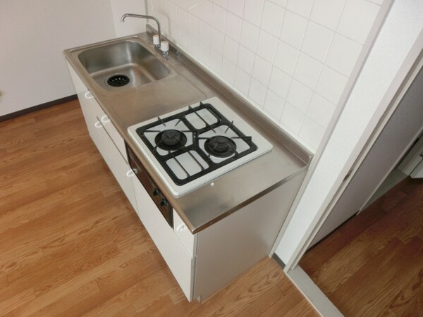 キッチン(※同建物の別室の写真です)