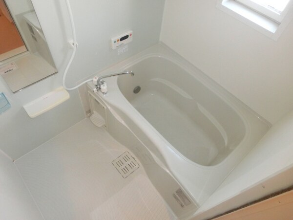 バス／シャワールーム等(※同建物の別室の写真です)