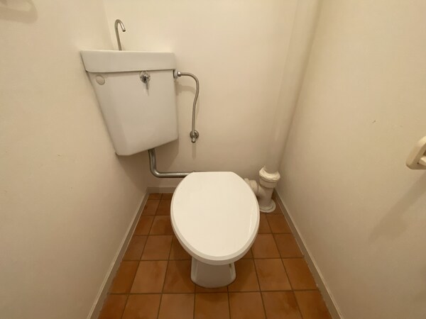トイレ(※クリーニング前の写真になります)