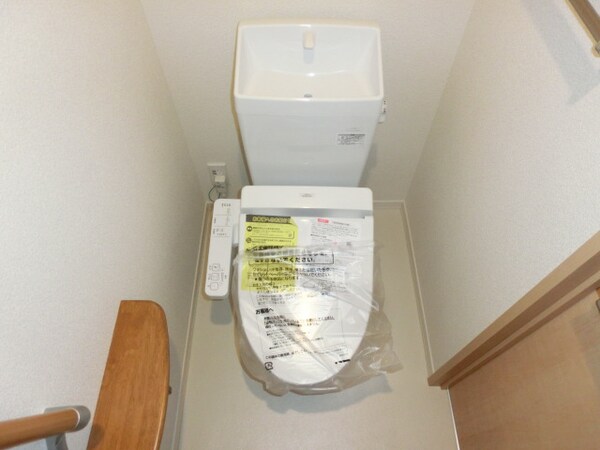 トイレ(※同建物の別室の写真です)