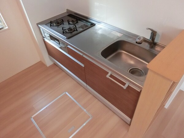 キッチン(※101号の別部屋の写真になります)