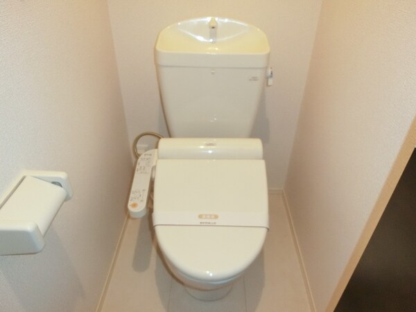トイレ(※写真は同物件別室のものです)