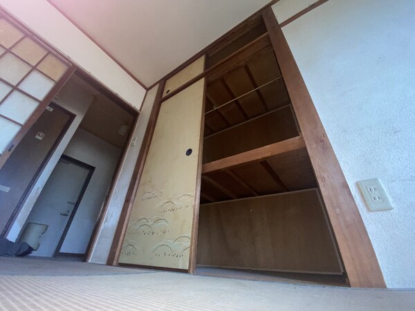 収納(※クリーニング前の写真になります)
