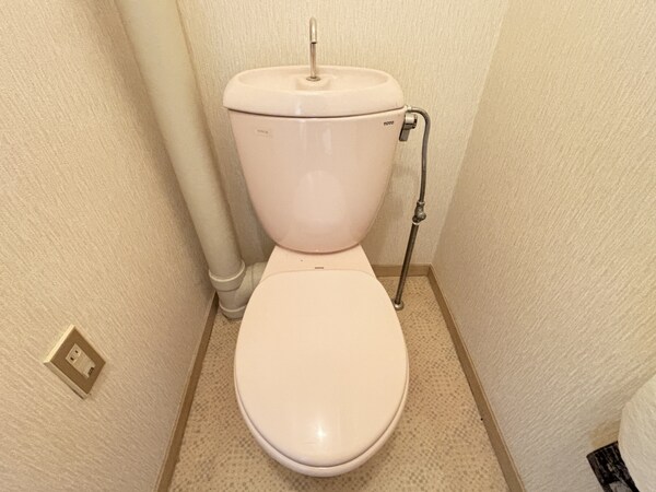 トイレ(※クリーニング前の写真になります)