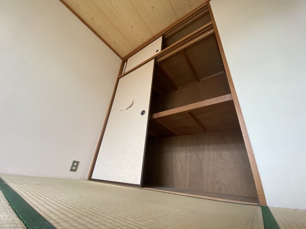収納(※クリーニング前の写真になります)