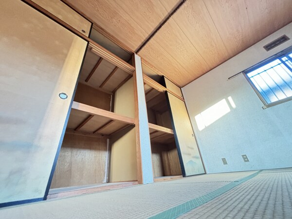 収納(※クリーニング前の写真になります)