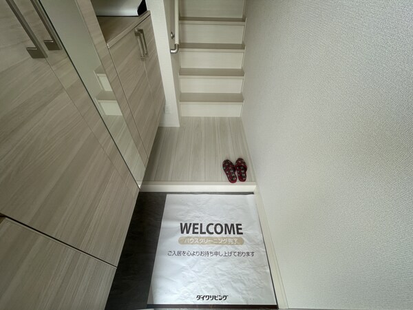 玄関(※別部屋の写真です)