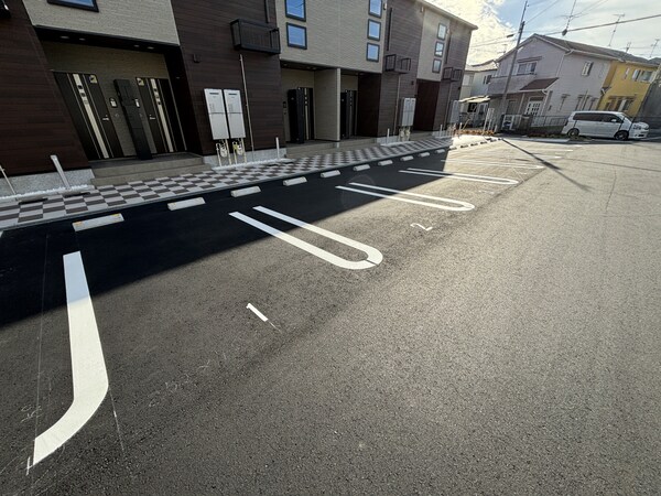 駐車場(※同タイプ写真)