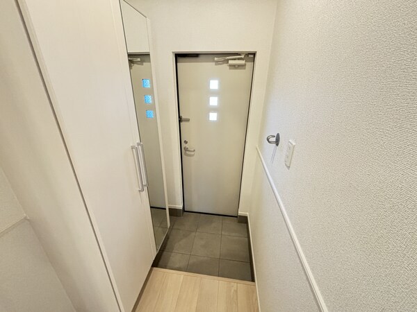 玄関(※同タイプ写真)