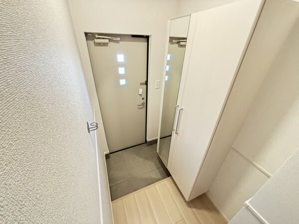 玄関(※同タイプ写真)