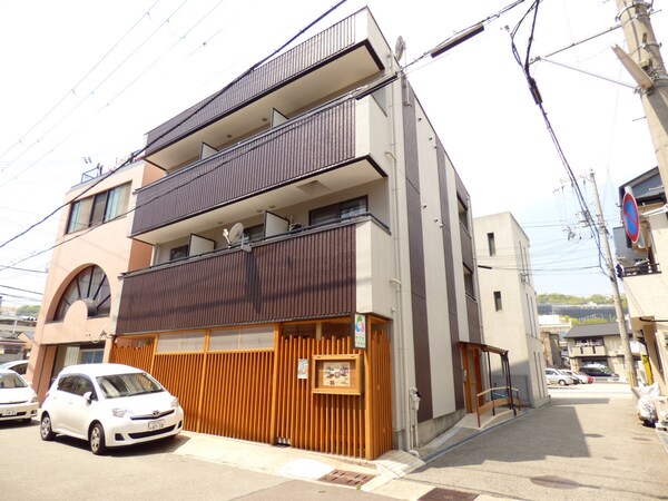 外観(閑静な住宅地の前池町に佇むセパレートマンション)