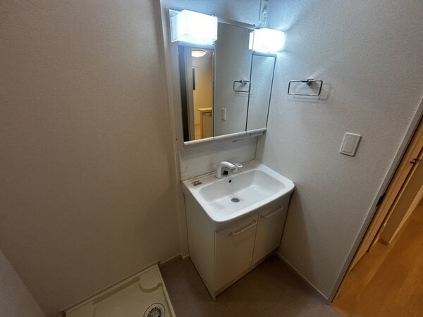 洗面所(玄関)