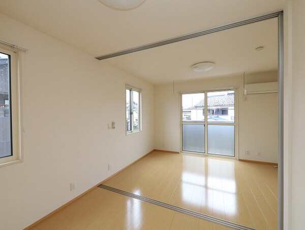 寝室(室内イメージ)