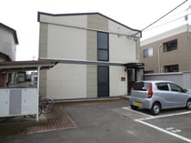 パレス窪新の外観写真