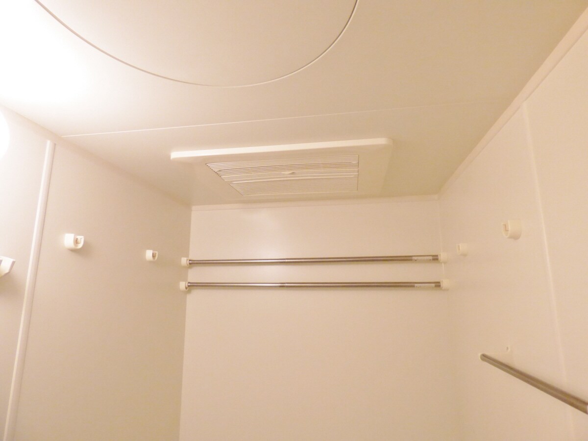 物件内観写真10　(浴室乾燥機)