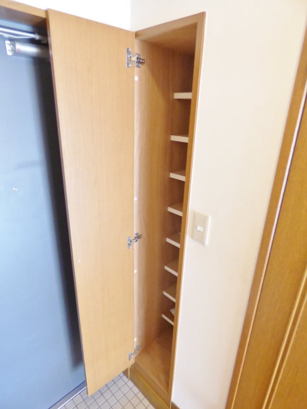 玄関(シューズボックス付)