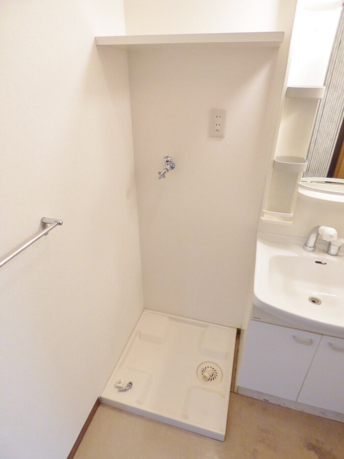 物件内観写真18　(室内洗濯機置場)