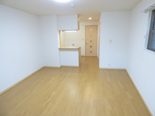 居室(明るい洋室)