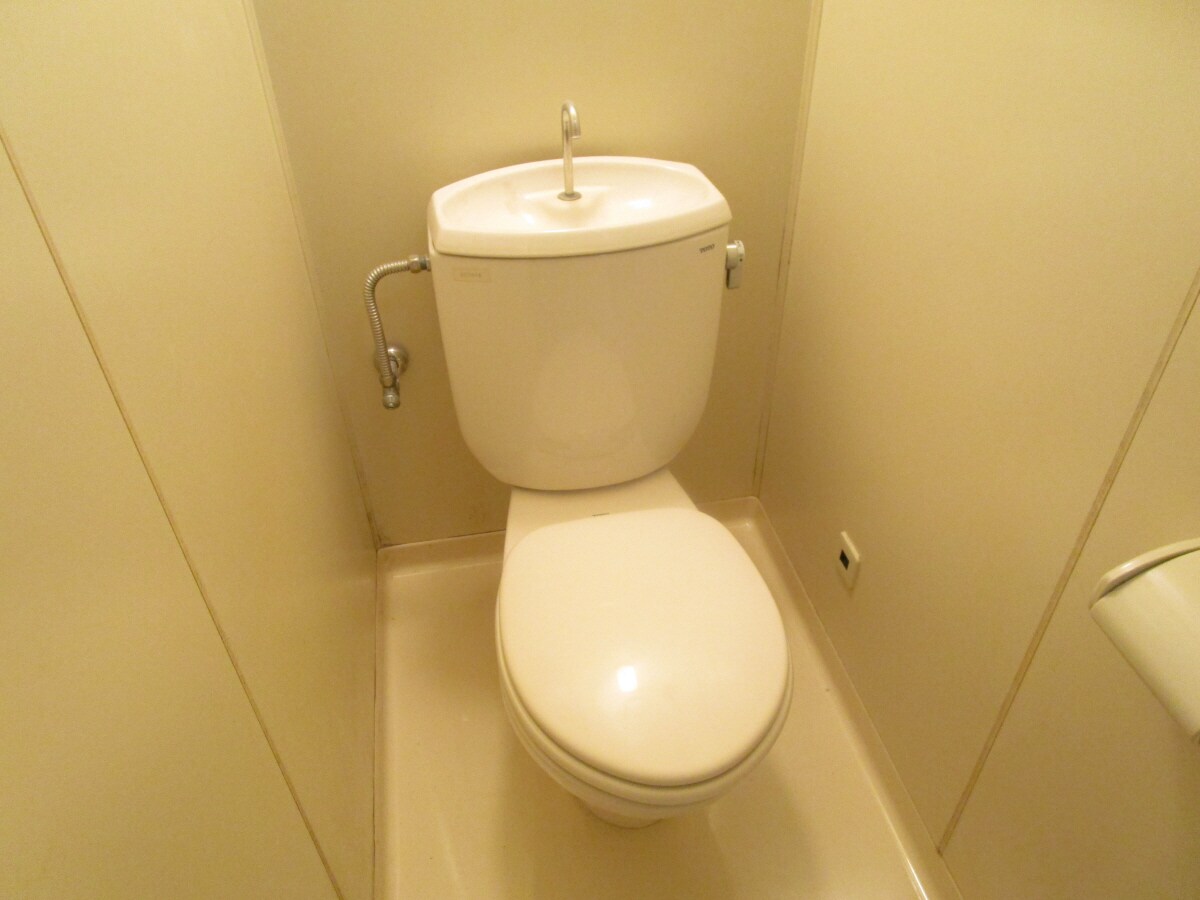 物件内観写真5　(ウォシュレット新設予定)