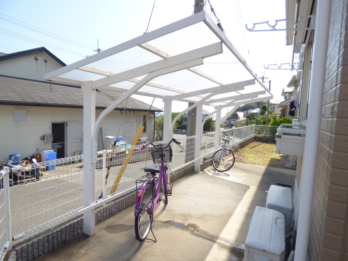 物件内観写真13　(駐輪場)