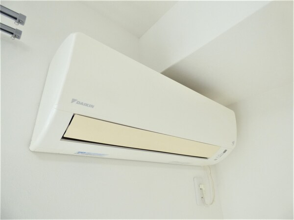 設備(エアコン付)