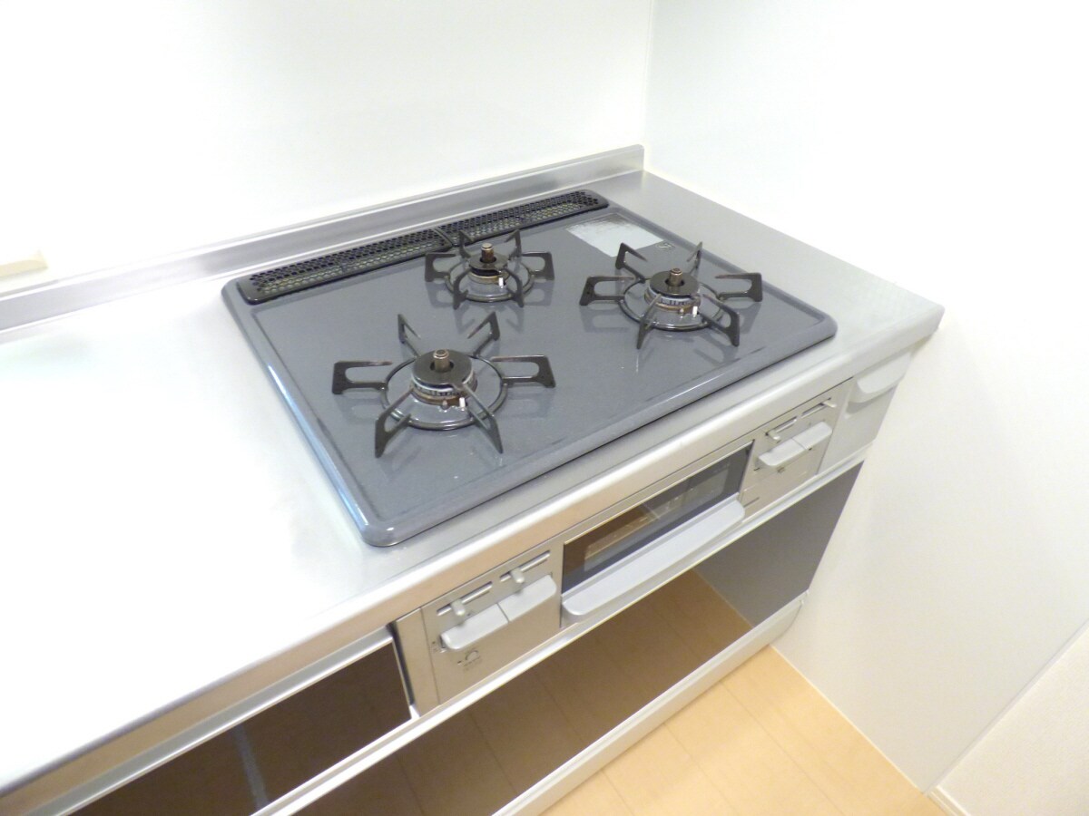 物件内観写真15　(３口ガスコンロ)