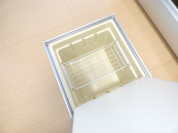 収納(床下収納)