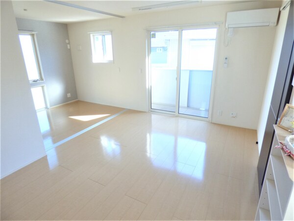 リビング(広々としたリビング)