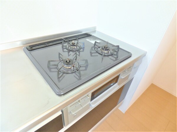 キッチン(３口ガスガラストップコンロ)