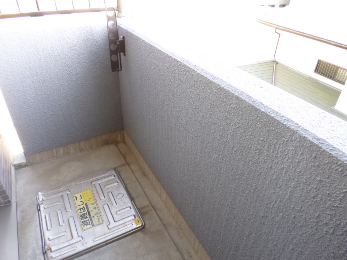 物件内観写真15　(南向きバルコニーで日当たり良好)