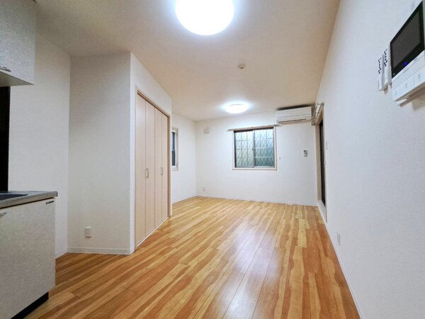 その他部屋・スペース(３面採光の明るい洋室)