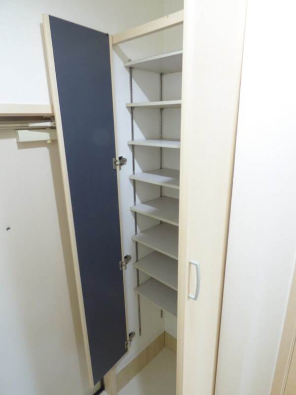 玄関(シューズボックス付)