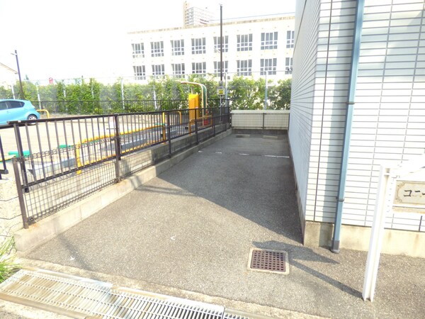 駐車場(敷地内駐車場完備)
