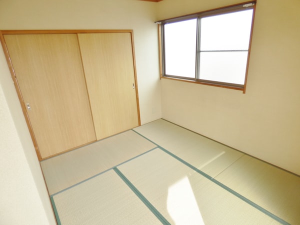 居室(キレイな和室)