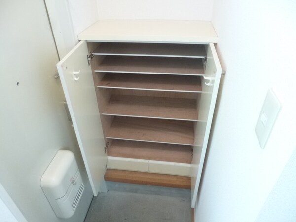 玄関(シューズボックス付)